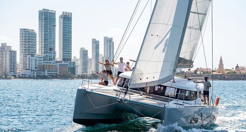 Yacht rental in Cartagena for mental recharging 7 Yacht rental in Cartagena – sailing yacht Beneteau Oceanis 38.1 in the Caribbean Sea