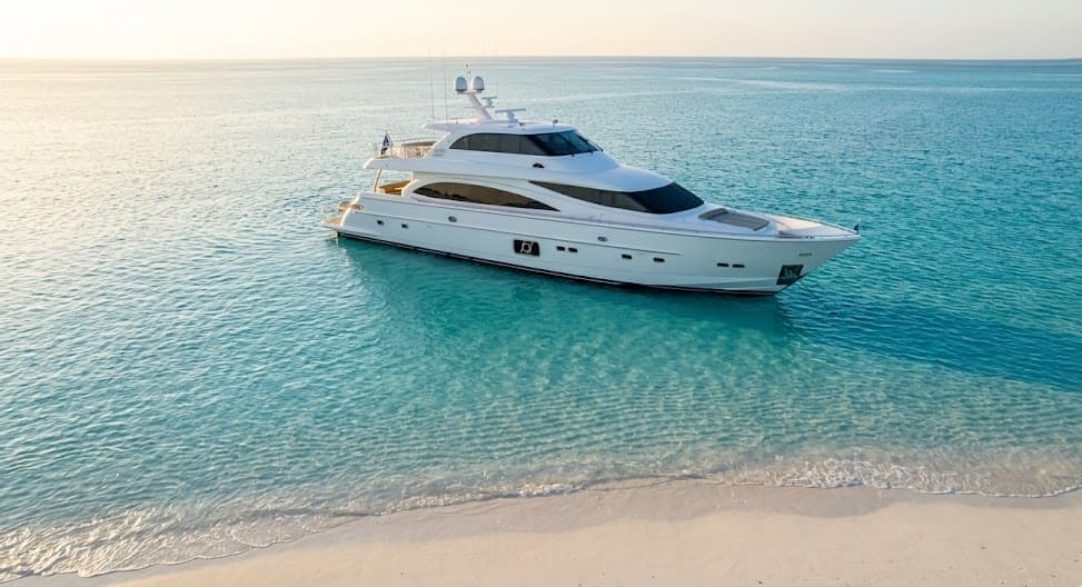 Luxury Yacht Charter Grand Bahama Island: The Definitive Yacht Charter Guide for the Horizon E88 Motor Yacht and Elite Boat Charter Experience in the Bahamas 6 grand bahama
